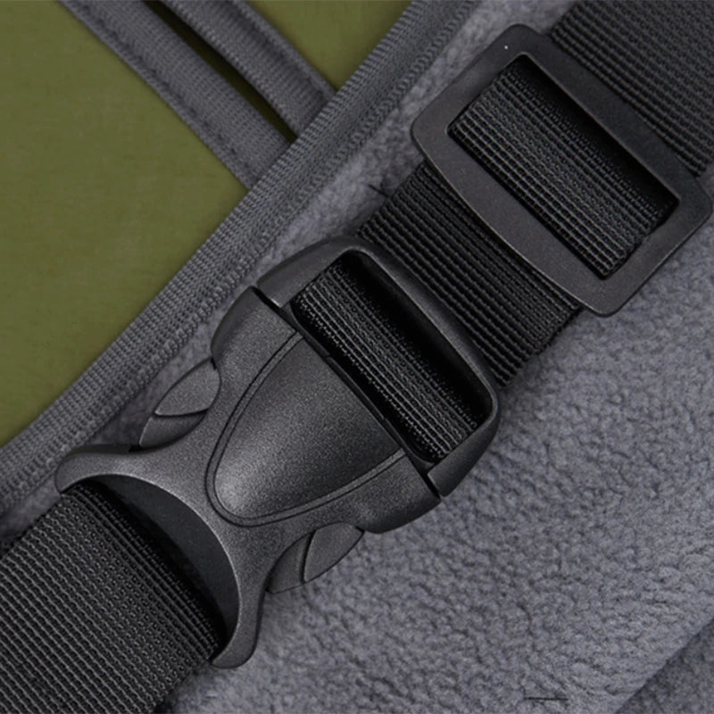 Secure adjustable buckle on large dog winter coat - Easy-fit closure system for comfortable all-day wear